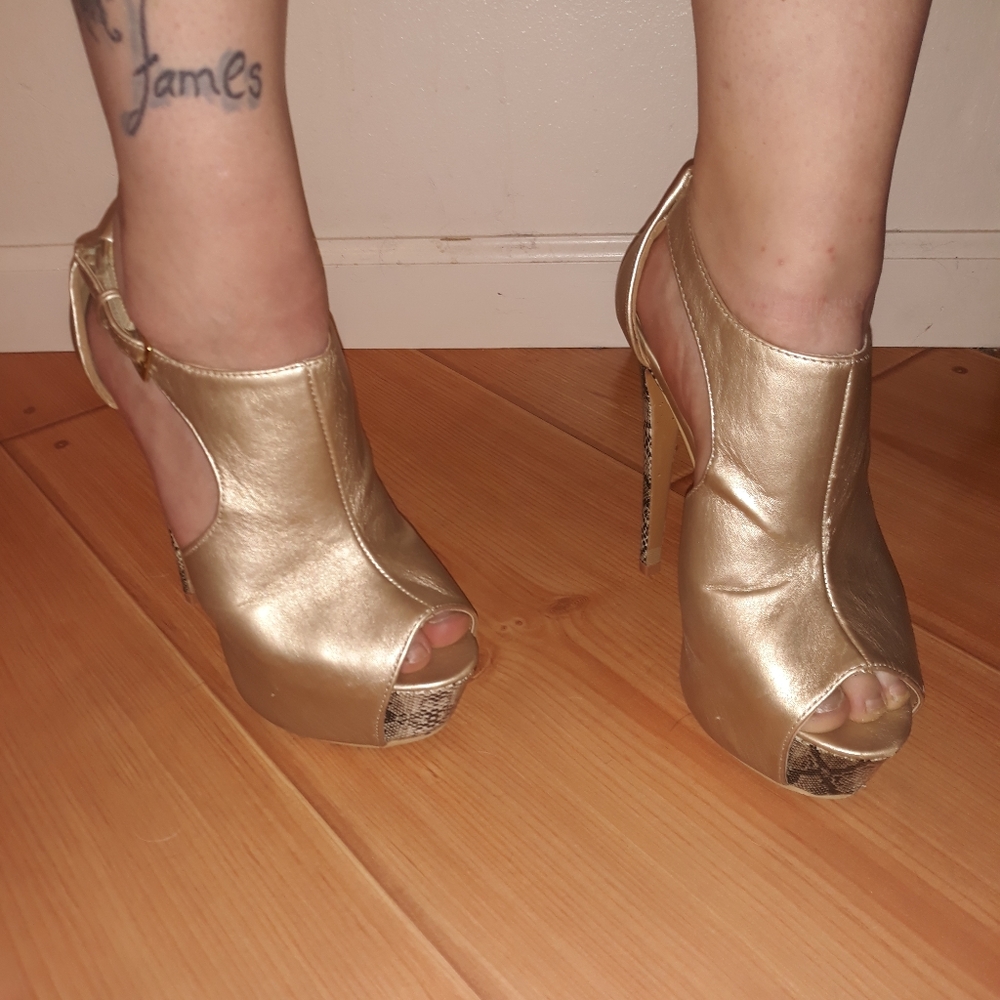 Heels - Picture 2 of 2